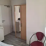 招待所 Alis 3*