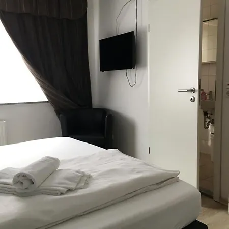 Alis Πανσιόν 3*