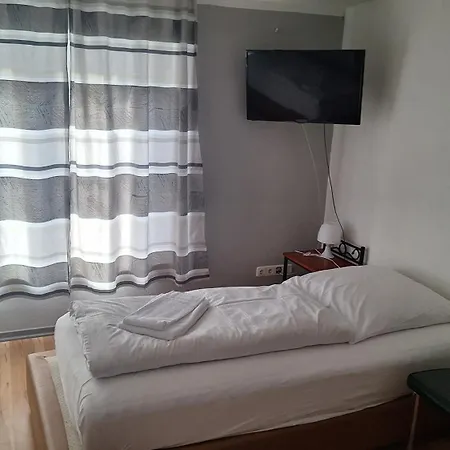 ゲストハウス Alis アウグスブルク